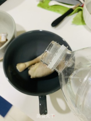 鸡腿鱼翅汤的做法步骤：3