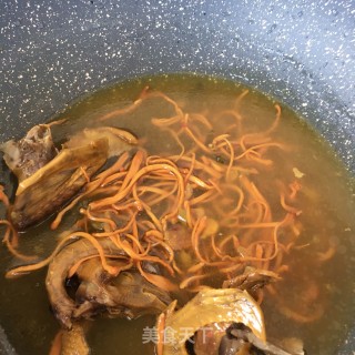 包菜虫草花鸽汤面的做法步骤：2
