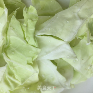 包菜虫草花鸽汤面的做法步骤：3