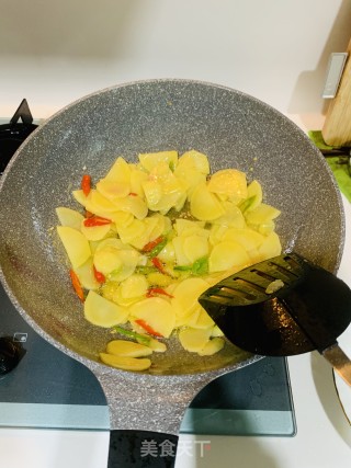 尖椒土豆片的做法步骤：4