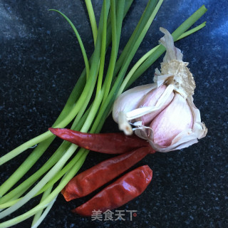 炝拌南瓜苗的做法步骤：1