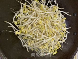 黄豆芽火腿炒豆干的做法步骤：6