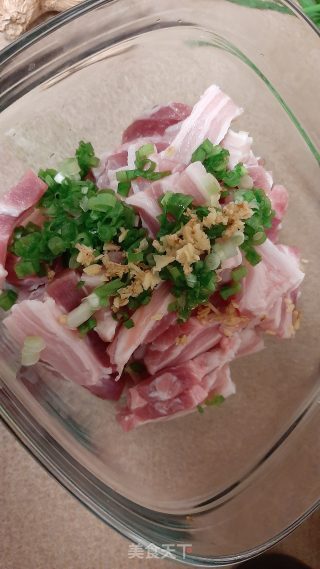 糯米粉蒸肉的做法步骤：4