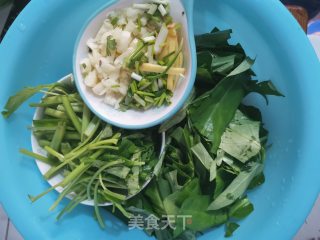 蒜香空心菜的做法步骤：1