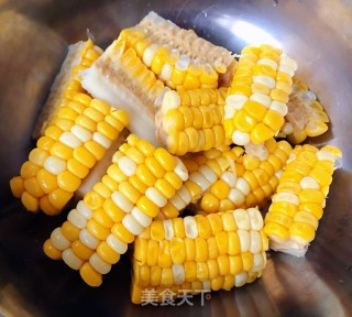 玉米胡萝卜排骨汤的做法步骤：5