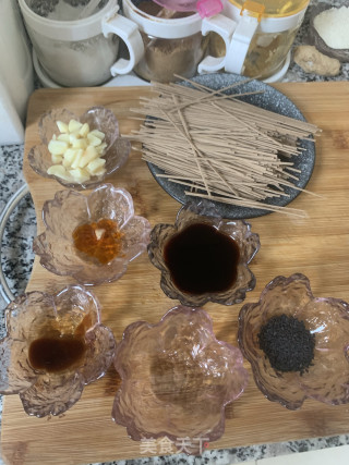 减脂荞麦面的做法步骤：1