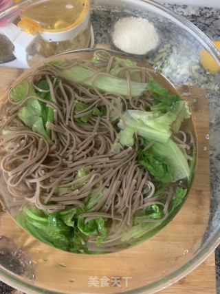 减脂荞麦面的做法步骤：3