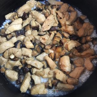 香菇鸡肉焖饭的做法步骤：5