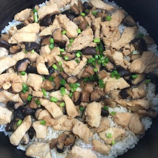 香菇鸡肉焖饭的做法步骤：8