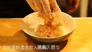 家庭版鸡米花，10块钱就能炸一大盘，香酥可口再也不用出去买了的做法步骤：3