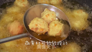 酥脆鲜嫩的炸豆腐丸子（声明：菜谱由视频剪辑而成）的做法步骤：11