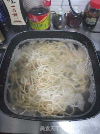 西红柿鸡蛋青椒拌面的做法步骤：8
