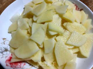 家常土豆片的做法步骤：2