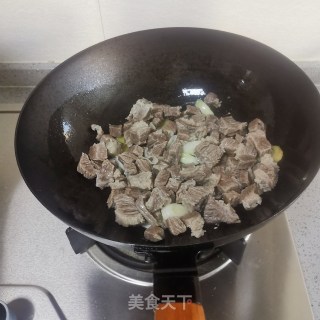 西红柿土豆炖牛肉的做法步骤：5