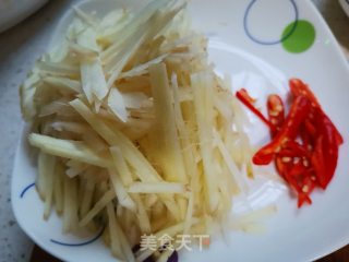 子姜烧鸡的做法步骤：2