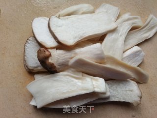 杏鲍菇炒粉条的做法步骤：1