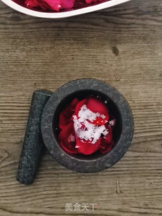 红楼梦之糖腌的玫瑰卤子的做法步骤：5