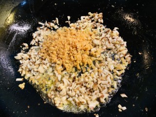 火麻二香鸡蛋馅饼的做法步骤：6
