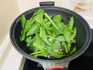 蒜泥炒菜心的做法步骤：4