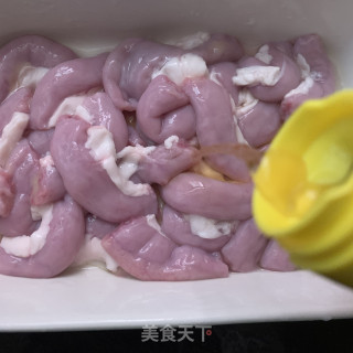 八刀汤的做法步骤：2