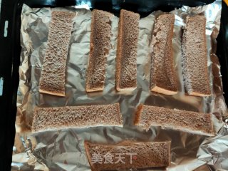 香烤吐司面包条的做法步骤：3