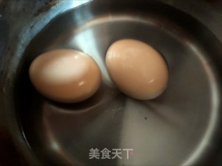 白煮蛋的做法步骤：2