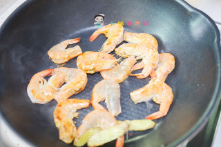 10个月以上辅食茄汁大虾的做法步骤：5