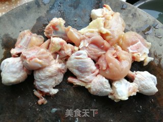 蒲瓜玉米炖鸡腿的做法步骤：1