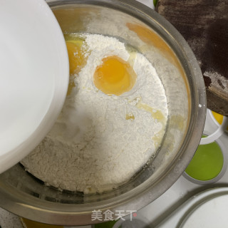 家常葱油饼的做法步骤：4