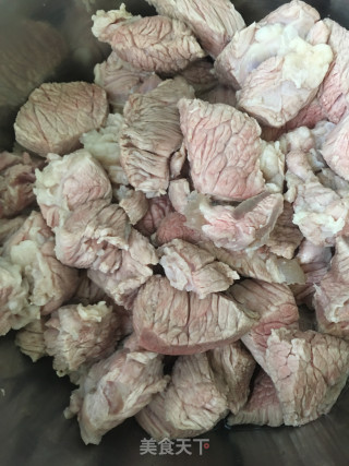 啤酒豆腐果炖牛肉的做法步骤：1
