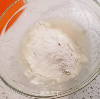 火龙果蝴蝶结面包的做法步骤：2