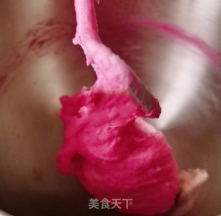 火龙果蝴蝶结面包的做法步骤：7