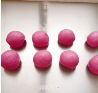 火龙果蝴蝶结面包的做法步骤：13