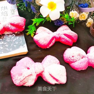 火龙果蝴蝶结面包的做法步骤：30