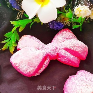 火龙果蝴蝶结面包的做法步骤：31