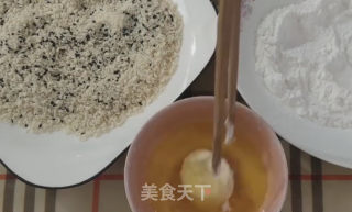 酥皮香蕉的做法步骤：2