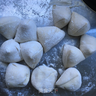 包菜鲜肉包的做法步骤：9