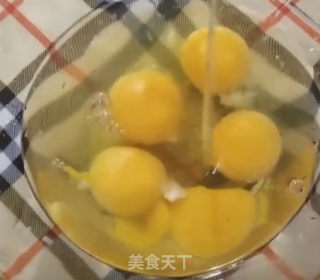 韭菜煎蛋的做法步骤：2