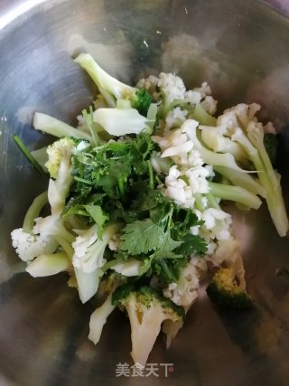 凉拌花菜的做法步骤：3