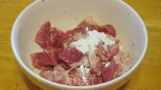 香草小酥肉的做法步骤：2