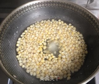 奶香玉米烙的做法步骤：1