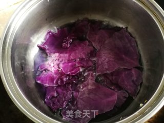 紫甘蓝肉松饭团的做法步骤：2