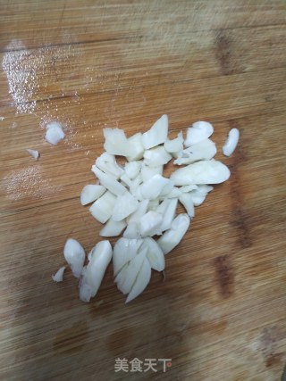 番茄炒四季豆的做法步骤：1
