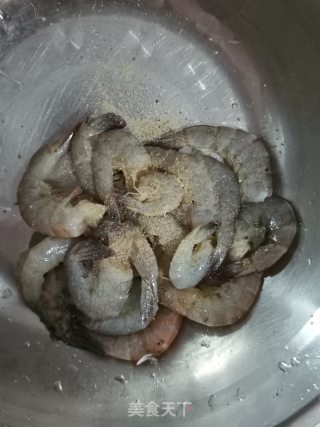 粉丝虾煲的做法步骤：1