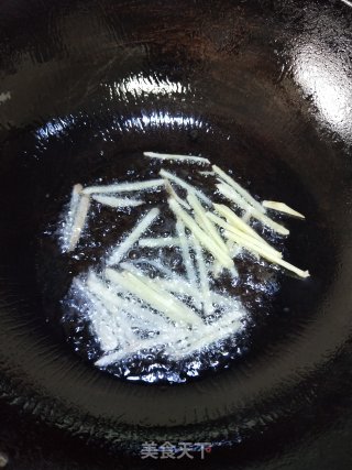 牛肉炒芹菜的做法步骤：5
