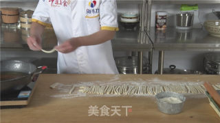 茴香油条的做法的做法步骤：13