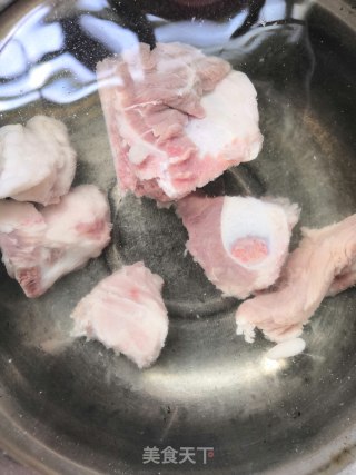 太子参山药煲猪骨汤的做法步骤：3