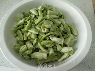 四季豆肉丝蒸面的做法步骤：2