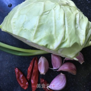 包菜拌海带丝的做法步骤：1