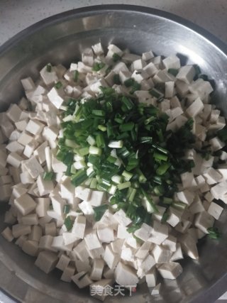 皮薄馅大的豆腐包的做法步骤：3